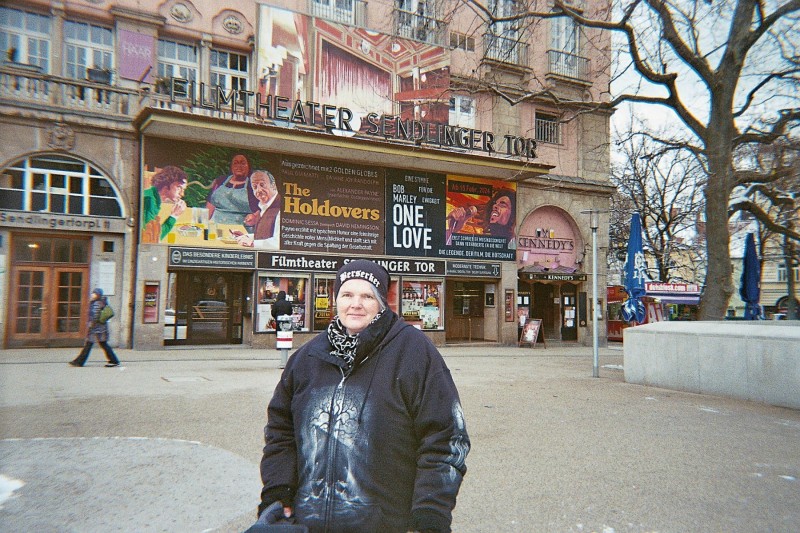 Diana vor dem Filmtheater Sendlinger Tor